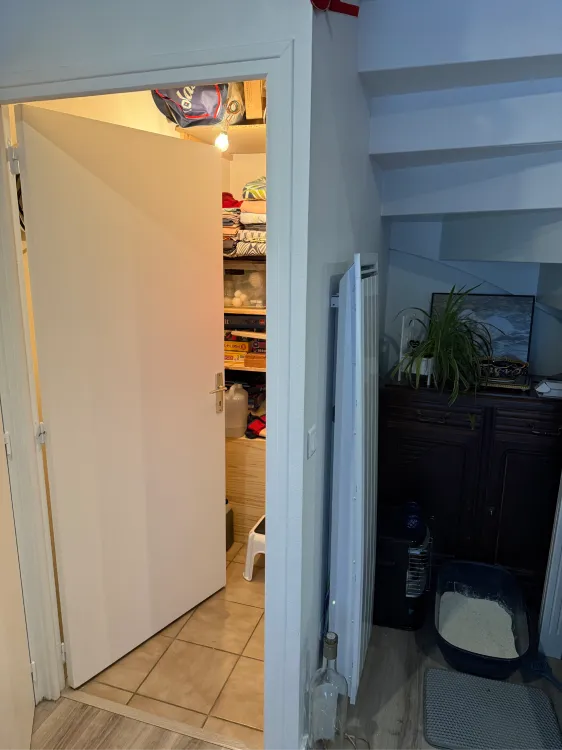 Porte de dressing existante avant le réaménagement complet
