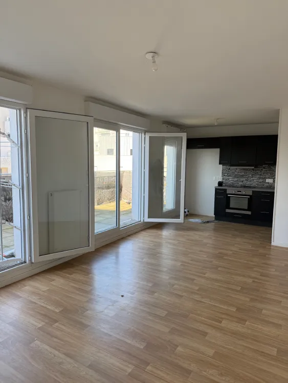Vue globale de l'appartement avant dépose du sol