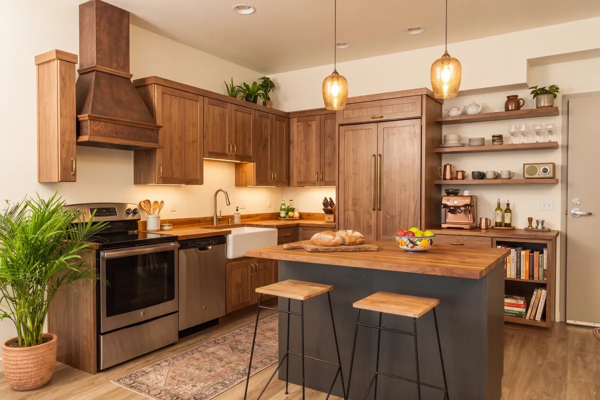 Rénovation et installation d'une nouvelle cuisine en bois sur mesure à Versailles (78)